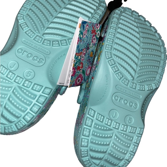 VERA Bradley and Disney little mermaid floral Ariel croc clogs women size 7 j5 - Picture 4 of 4